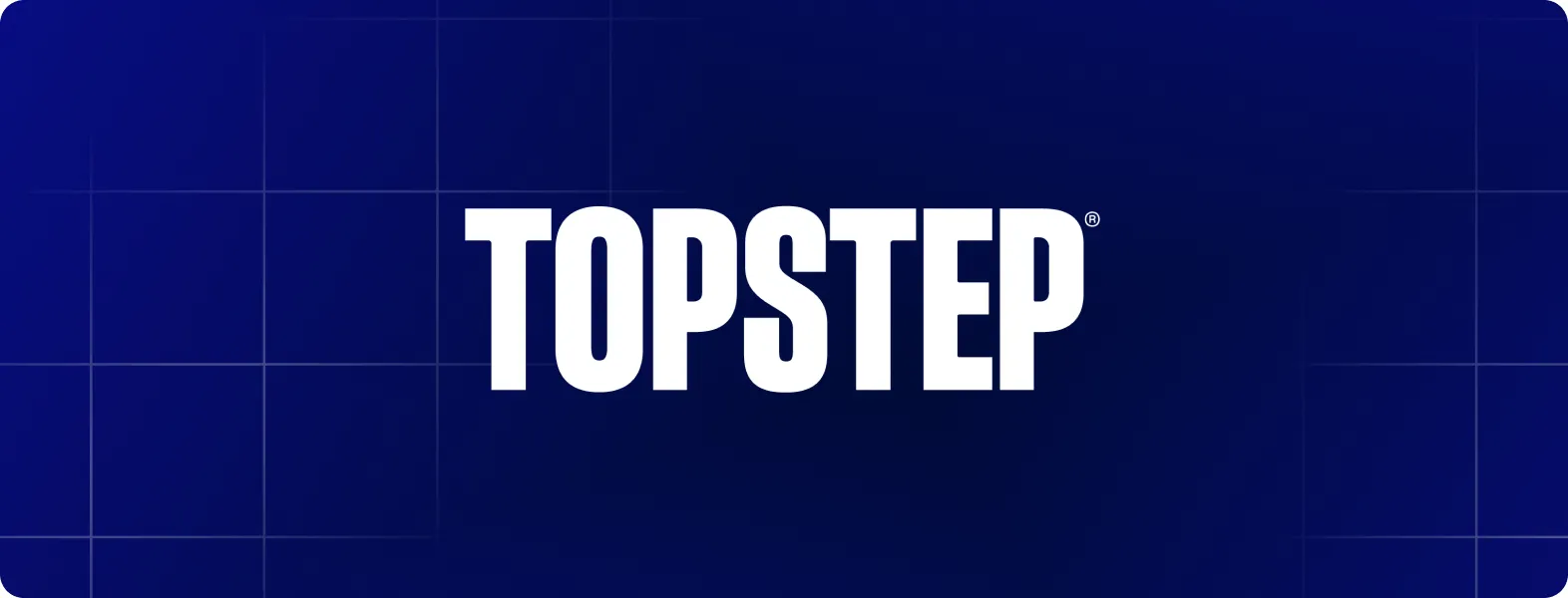 Logo de Topstep sur fond bleu foncé.